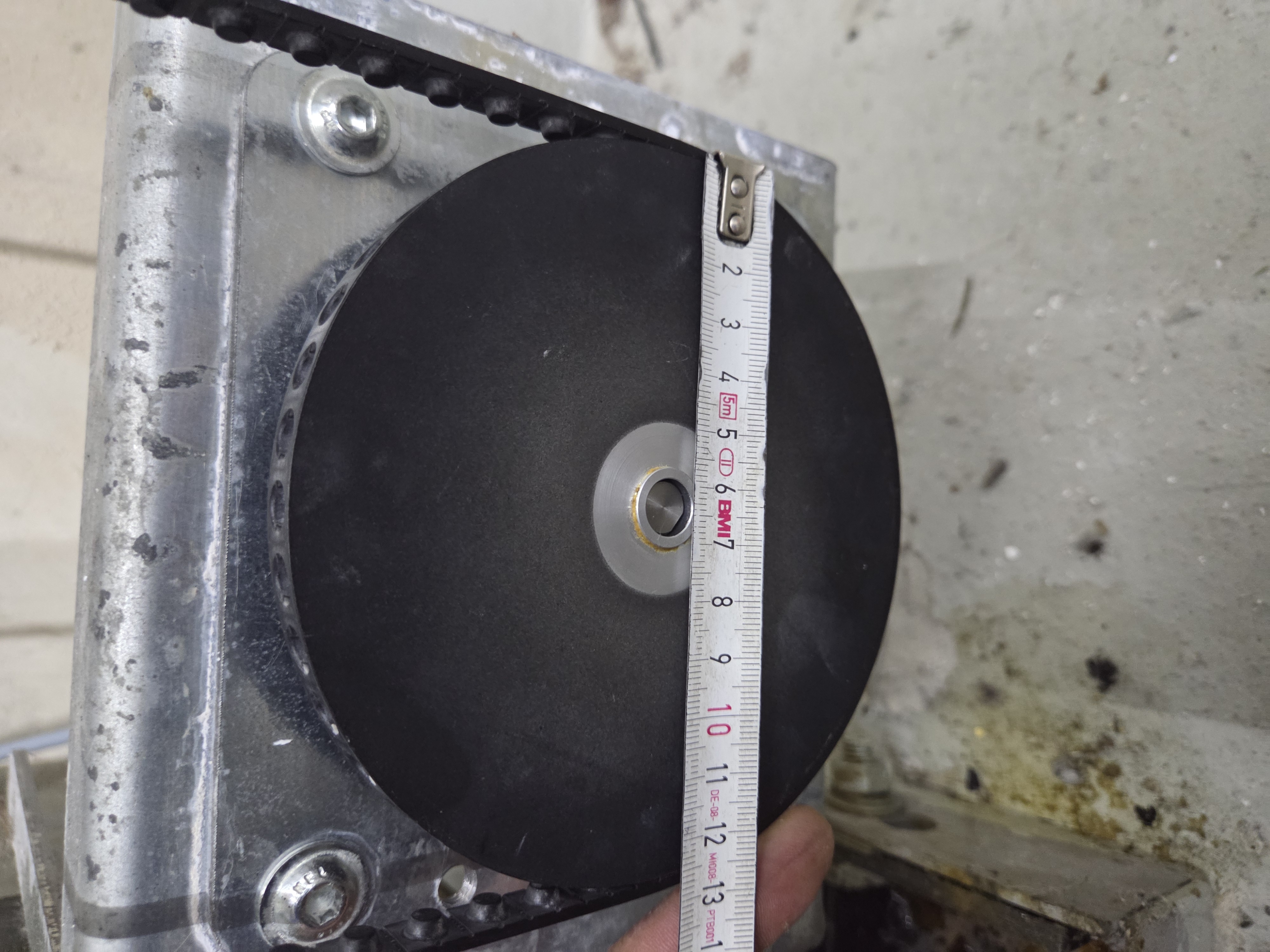 Mechanische Vermessung der Zahnriemenscheibe am Wertgeber