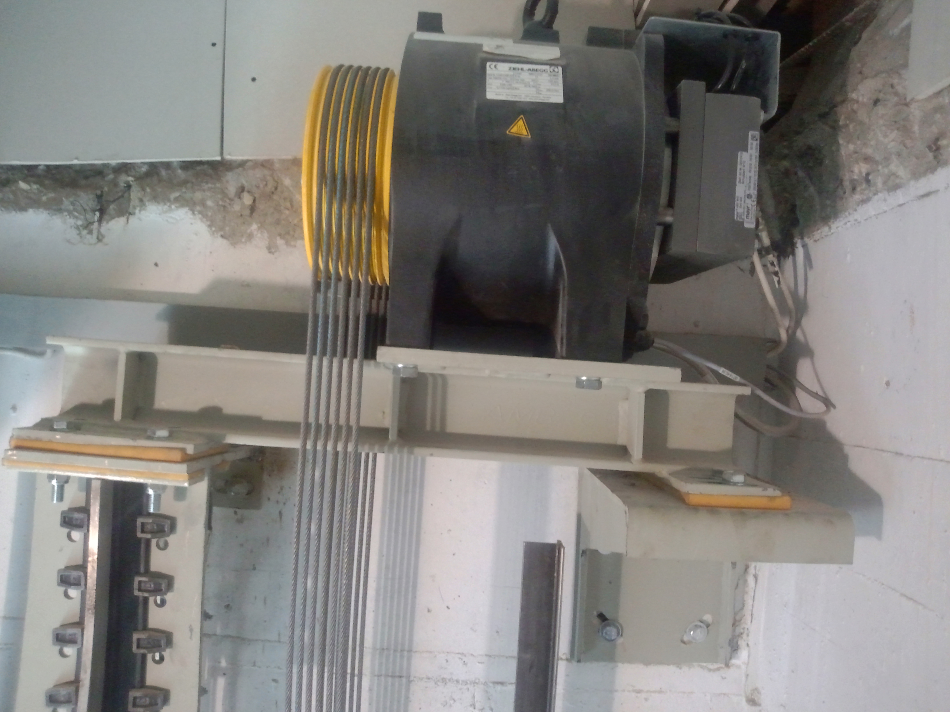 Moderner MRL Motor im Schacht